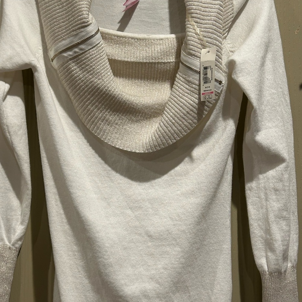 No Boundaries Juniors Marilyn W Zipper Medium (7-9) Ivory